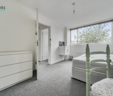 5 bedroom detached house to rent - Photo 4