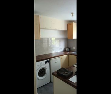 1 Bed Flat, Kirkham Road, E6 - Photo 6