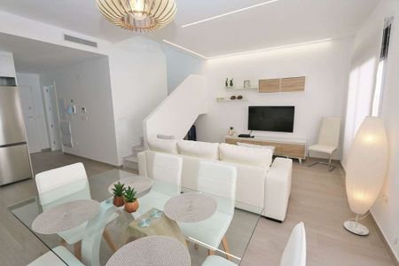 3 room luxury Villa for rent in Pilar de la Horadada, Spain - Photo 3