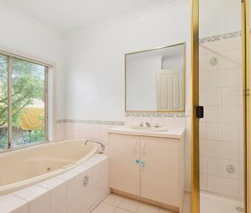 7 Locksley Road, Ivanhoe - Photo 6
