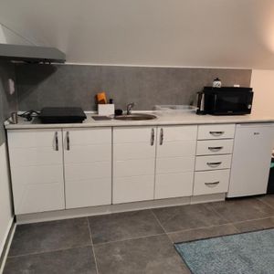 Se inchiriaza apartament cu cu o camera - Fotografie 2