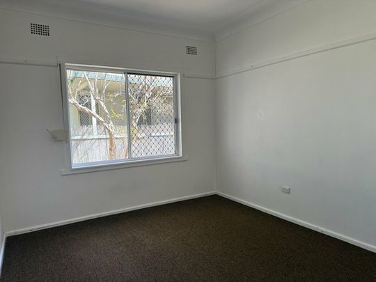 Charming 3-Bedroom Home in Dubbo - Photo 1