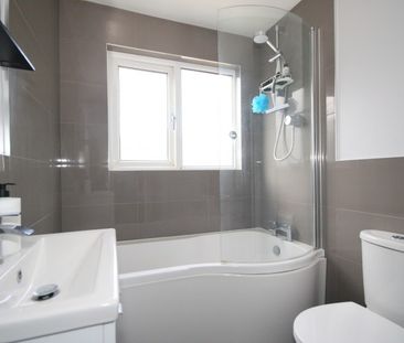 Hallington Close, Woking - Photo 4
