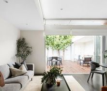 Stylish Edwardian Living in a Peaceful Prahran Pocket - Photo 1