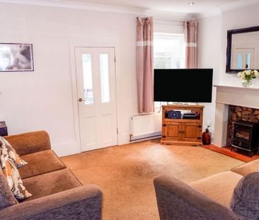 3 bedroom semi-detached house to rent - Photo 1