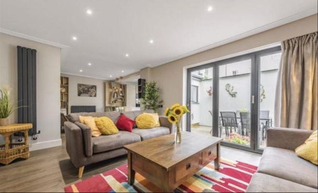 3 bedroom terraced house to rent - Photo 1