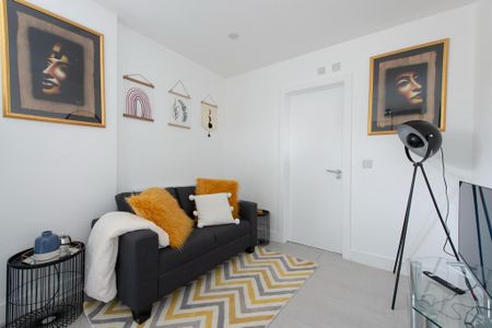 1 bedroom serviced apartment to rent - Photo 4