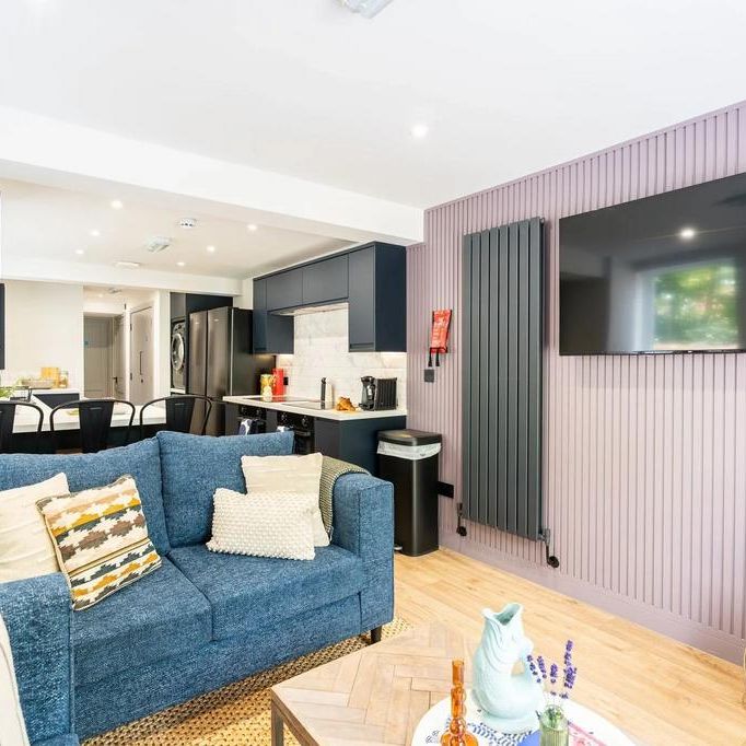 1 bedroom in a house share to rent - Photo 1