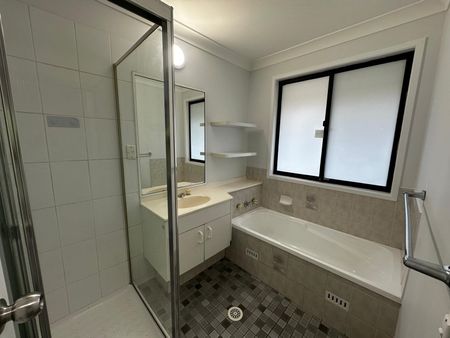 Single Storey Home - Photo 2