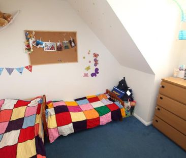 2 bedroom end of terrace house to rent - Photo 4