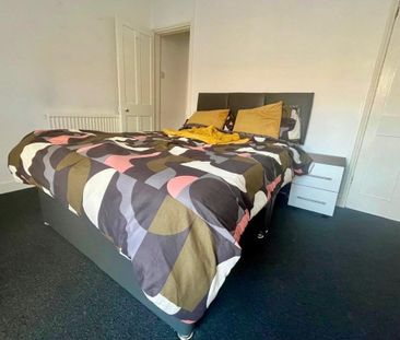 Portland Street - Photo 1