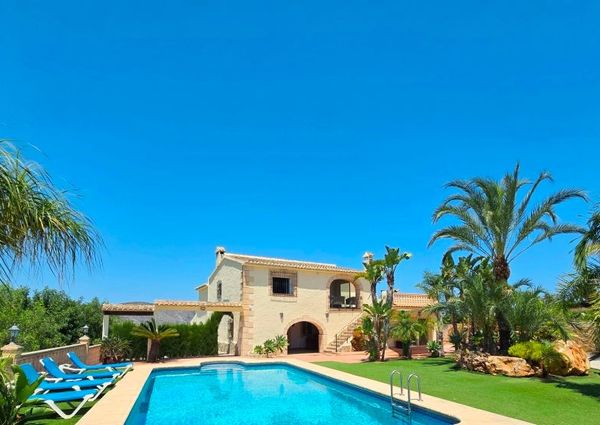 WIDE ESTATE FOR RENT IN TEULADA FOR LONG TERM