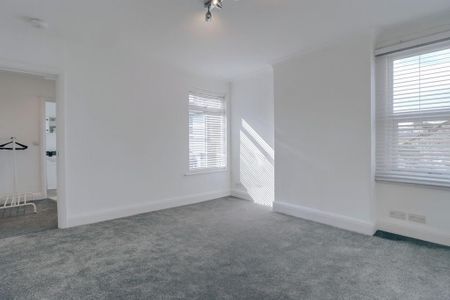 2 bedroom maisonette to rent - Photo 3