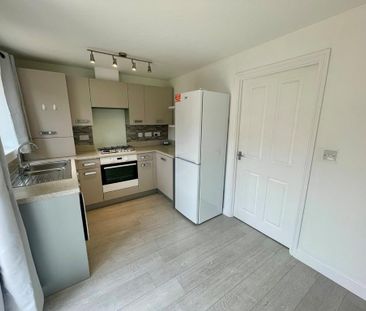 2 bedroom end of terrace house to rent - Photo 4