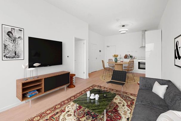 1 Bed Flat, Halfords Lane, B66 - Photo 1