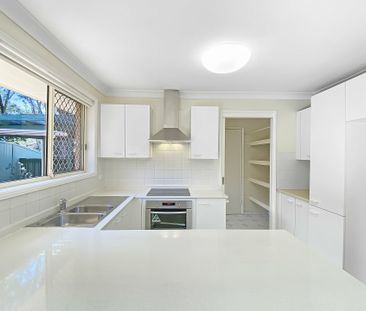 Beautiful 3 Bedroom Villa ! - Photo 1