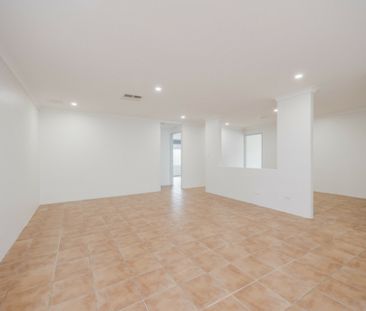Family home with good size living areas throughout - Photo 2