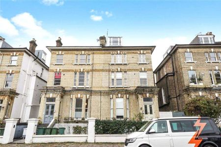 SHORT LET - Arranged over the top two floors of this well-maintained period conversion, and offering in excess of 1,200 sq ft, is this stylish & modern three bedroom, two bathroom apartment. - Photo 4