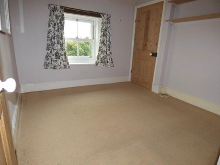 4 bedroom detached house to rent - Photo 4
