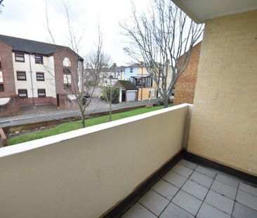 3 bedroom flat to rent - Photo 1