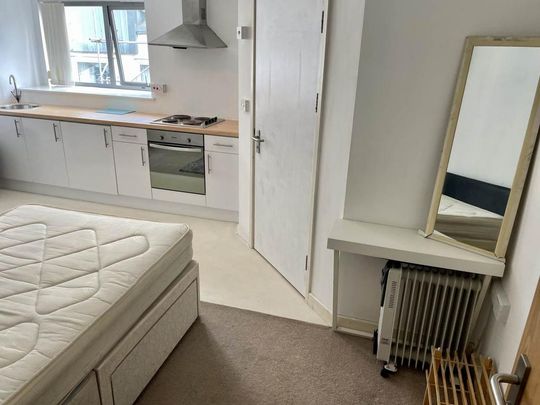 1 bedroom flat to rent - Photo 1