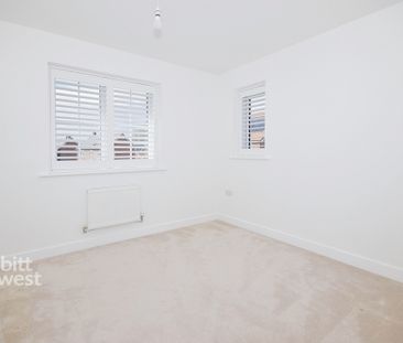 4 bedroom detached house to rent - Photo 4