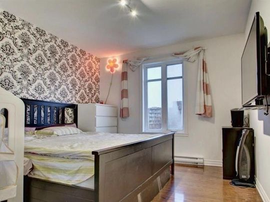 926 Av. Ste Croix - Photo 1