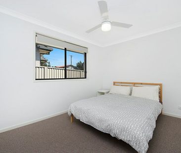 15 Luxor Street, Southport QLD 4215 - House For Rent - $900 | Domain - Photo 1