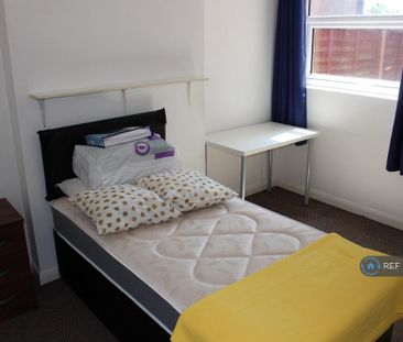 1 bedroom in a house share to rent - Photo 5