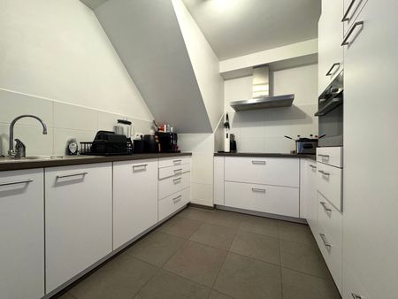 Te huur: ruim duplexappartement met garage te Lebbeke - Photo 3