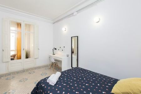 Gran Via de les Corts Catalanes, Barcelona, Catalonia 08015 - Photo 4