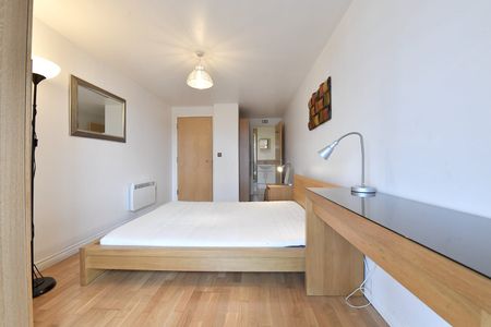 2 Bed Flat, Star Wharf, NW1 - Photo 4