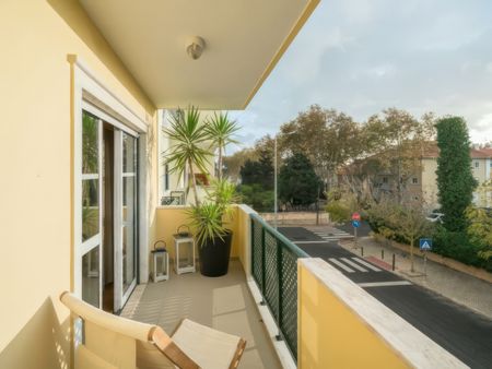 Apartamento T3 junto ao Centro da Parede e do Clube Nacional de Ginástica - Photo 3