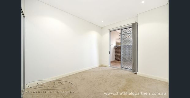 Ground Level, Luxury Living - Photo 1