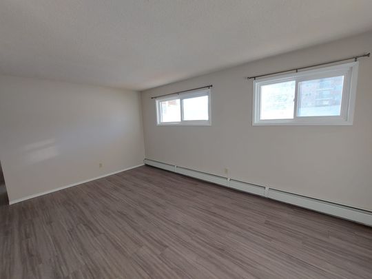 1 Bedroom Unit in Mature Area of Downtown! - Photo 1