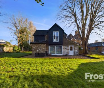 Priory Cottage, 3 Stomp Road, Bucks,SL1 - Photo 2