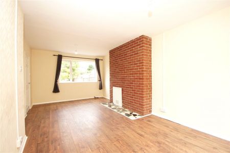 3 bed Terraced House for rent - Photo 2