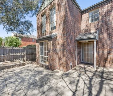 Stylish Townhouse in a Prime Wantirna South Location - Photo 3