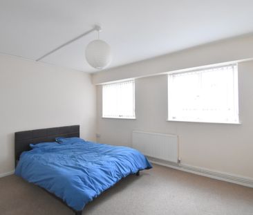 3 bedroom apartment to rent - Photo 4