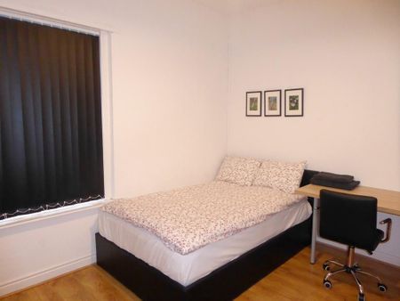 3 bedroom terraced house to rent - Photo 2