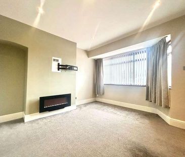 Bradley Lane, Bilston, WV14 - Photo 1