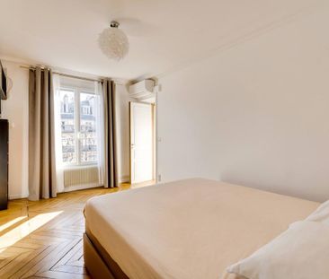 Location Appartement 4 pièces 92m² PARIS 1er - Photo 5