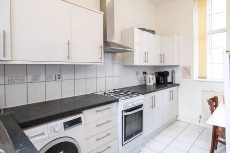 Market Street, Loughborough - Photo 4