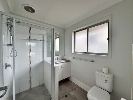 Spacious Family Home! - Photo 2