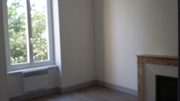 Location Appartement 3 pièces 55m² LEZIGNAN CORBIERES 11200 - Photo 1