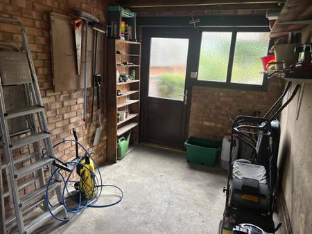2 bedroom detached bungalow to rent - Photo 2
