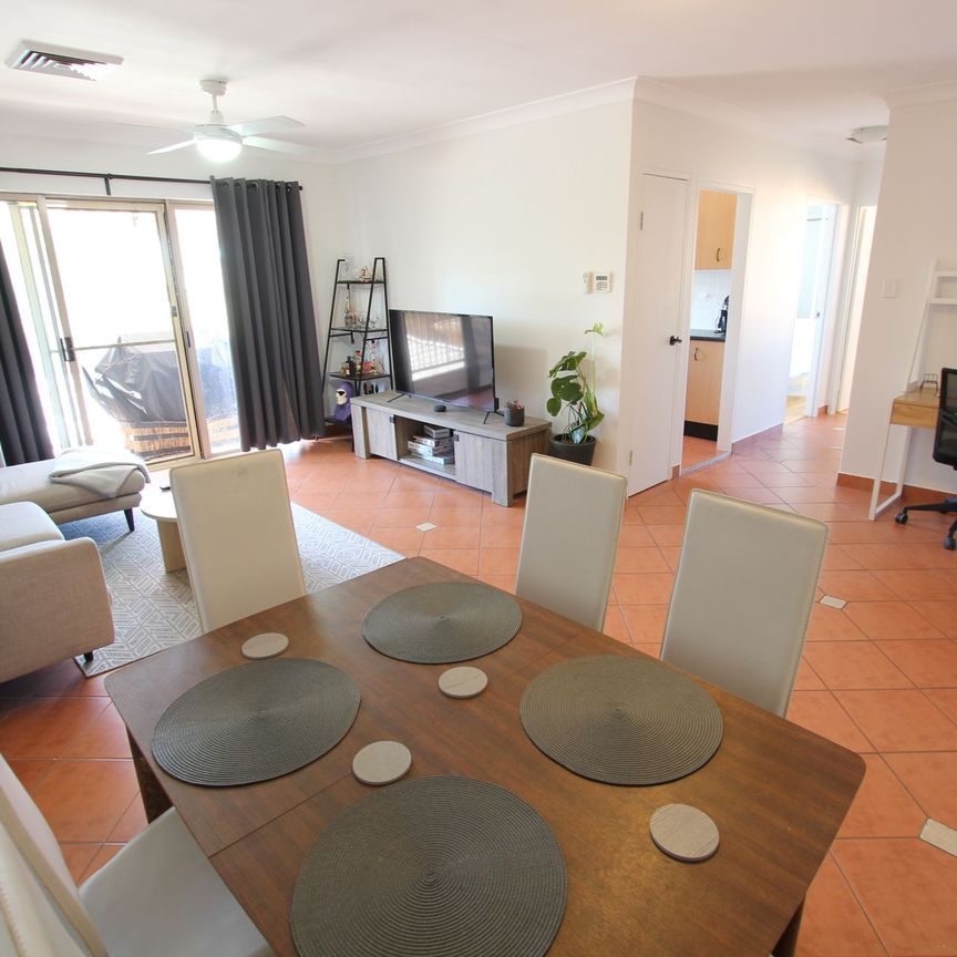 Immaculate 2 Bedroom Security Apartment - Photo 1