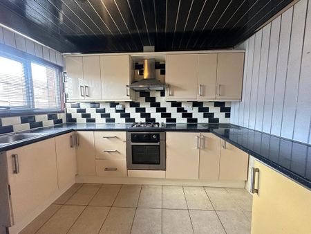 3 bedroom terraced house to rent - Photo 5