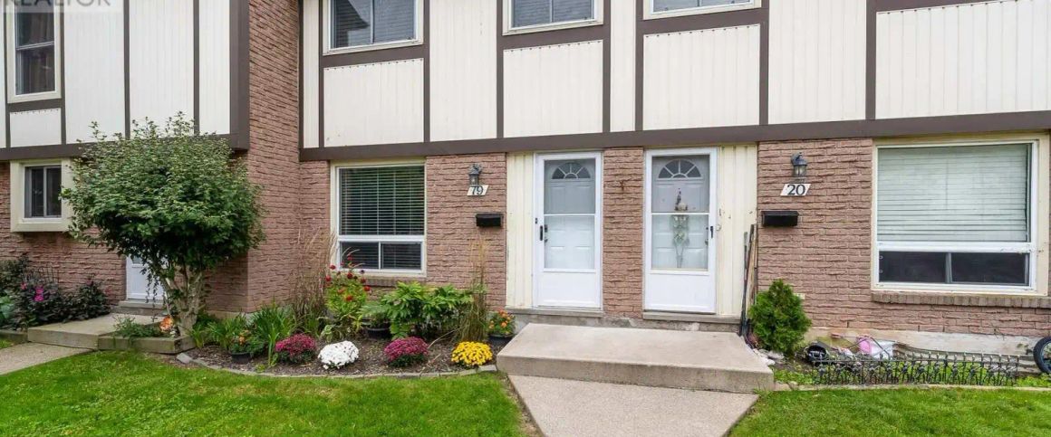 19 - 25 LINFIELD DRIVE — 3 Bedroom - Photo 1