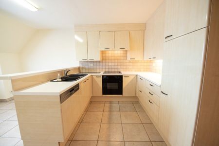 Ruim duplex appartement met terras en garage in centrum Zulte! - Photo 3